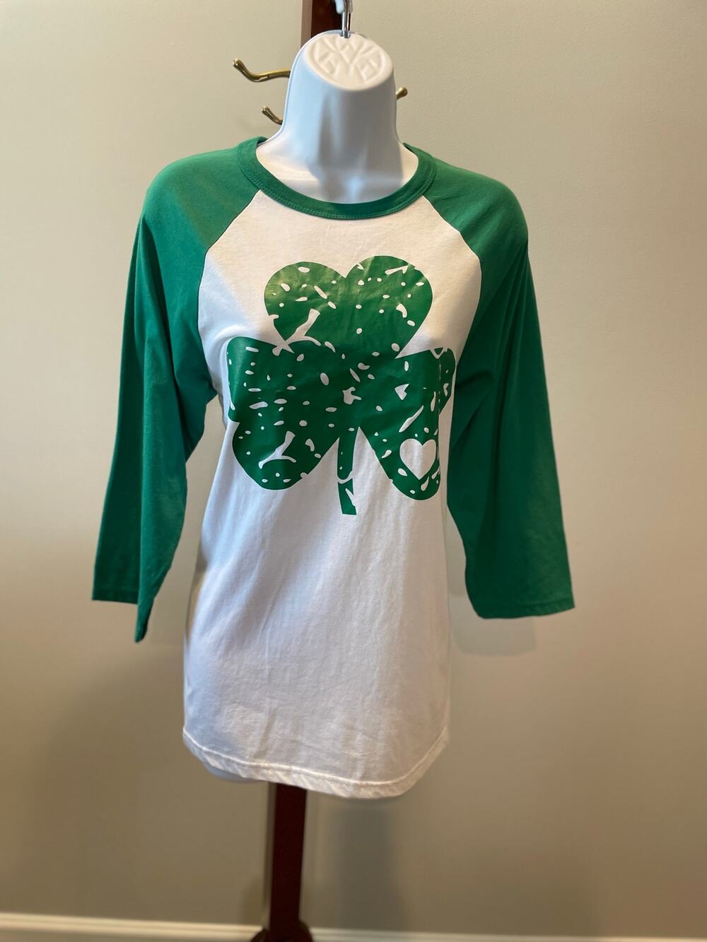 Canvas White & Green Three Quarter Length Sleeve Clover Top Size M New With Tag